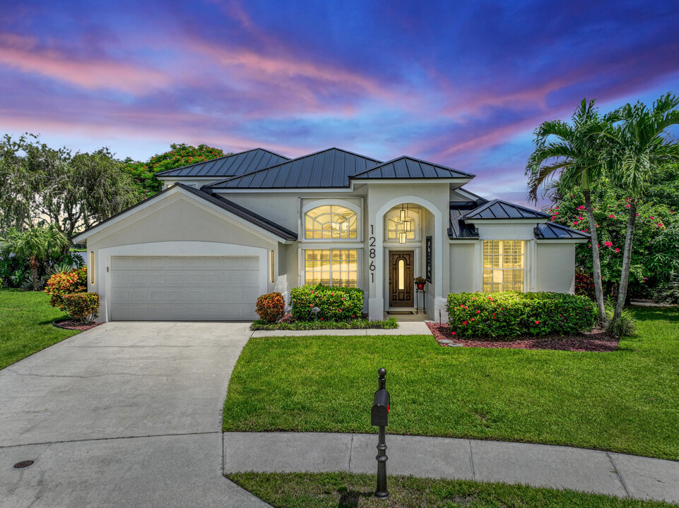 12861 Upper Cove Dr in Wellington, FL - Building Photo