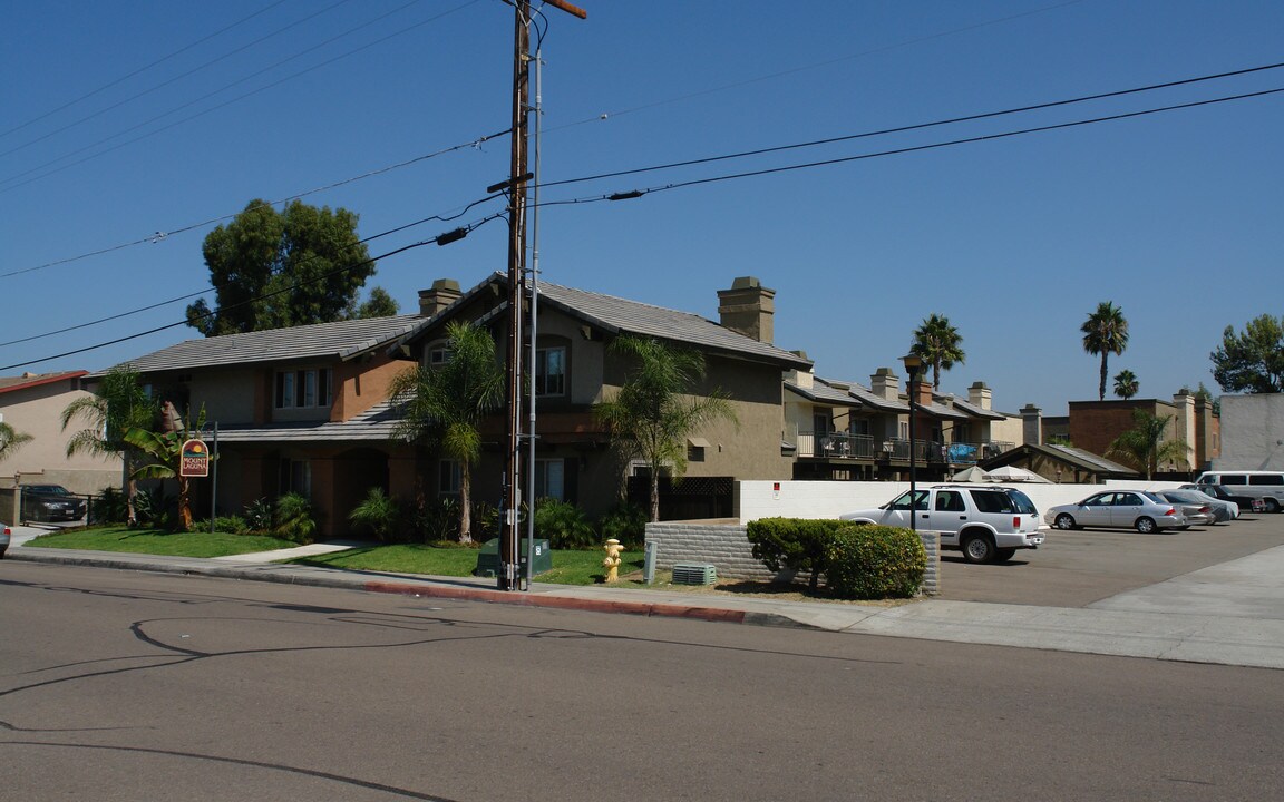 1041-1071 Estes St in El Cajon, CA - Building Photo