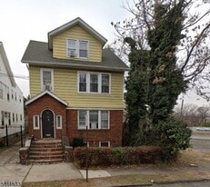 39 Smalley Terrace, Unit 1 in Irvington, NJ - Building Photo