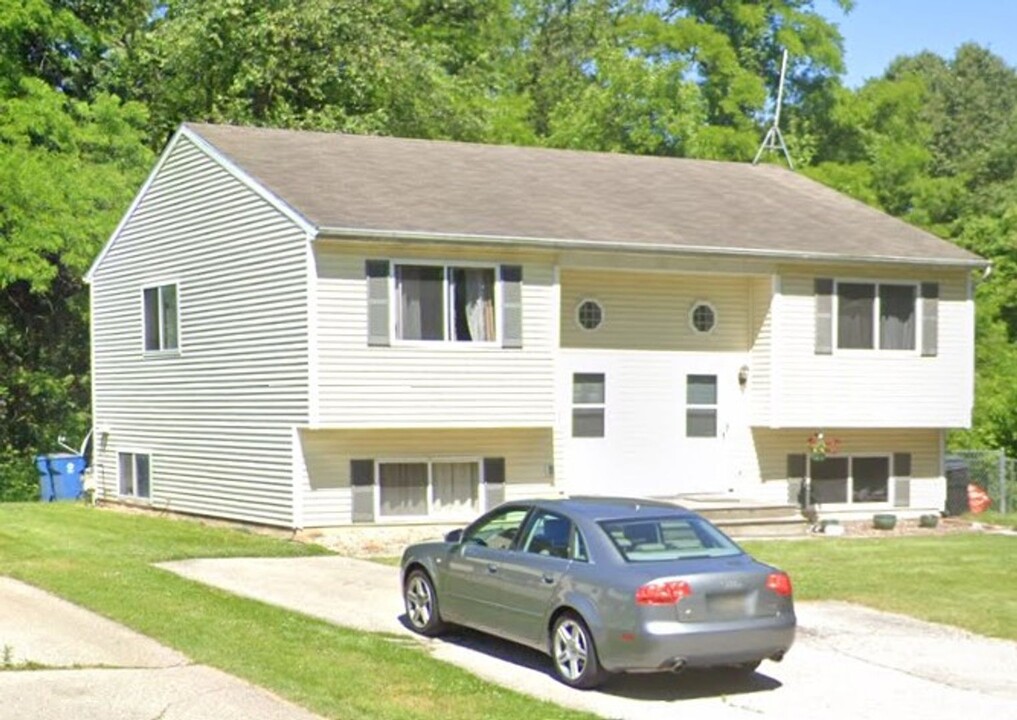 127 Jeffrey St in Chesterton, IN - Foto de edificio