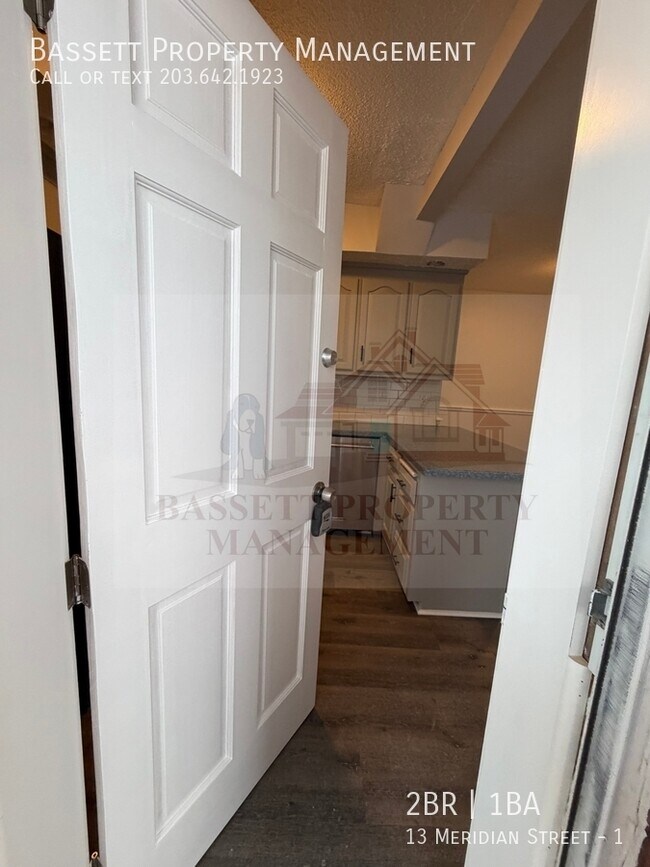 13 Meridian St in Plymouth, CT - Building Photo - Building Photo