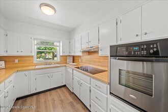 453 Dolphin St in Melbourne Beach, FL - Building Photo - Building Photo