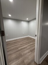 3840 W Fillmore St, Unit G in Chicago, IL - Building Photo - Building Photo