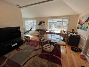 614 Main St, Unit 2 in Medford, MA - Building Photo - Building Photo