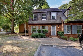 128 Sloane Pl in Newport News, VA - Building Photo - Building Photo