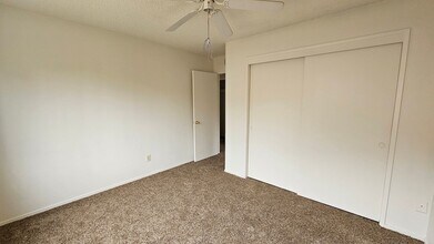 3808 El Alisal St in Bakersfield, CA - Building Photo - Building Photo