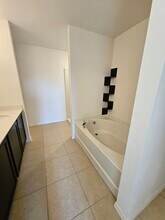 807 Lystra Ave in Ft. Myers, FL - Building Photo - Building Photo