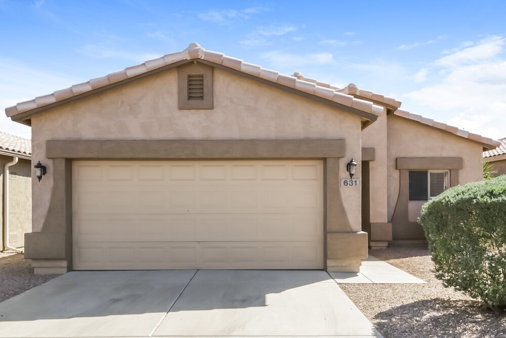 631 E Renegade Pl in San Tan Valley, AZ - Building Photo