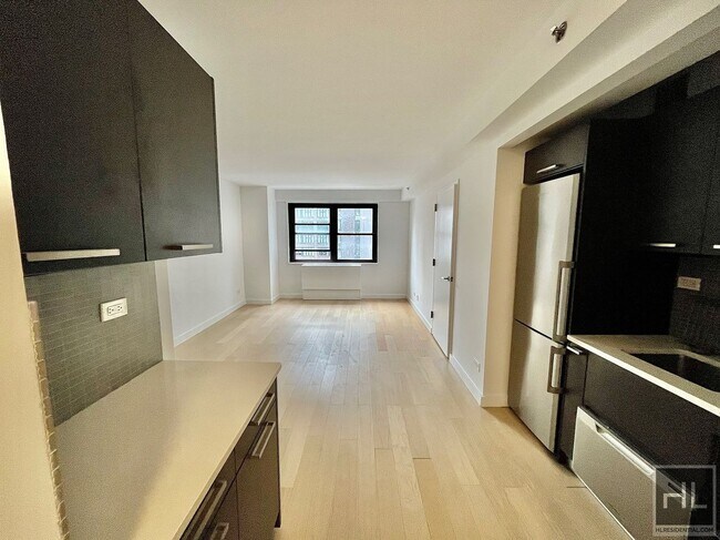 East 39th Street in New York, NY - Foto de edificio - Building Photo