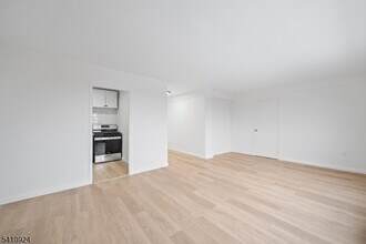 275 Prospect St in East Orange, NJ - Building Photo - Building Photo