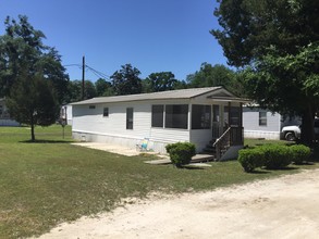 Suwannee Mobile Home Park in Live Oak, FL - Building Photo - Other