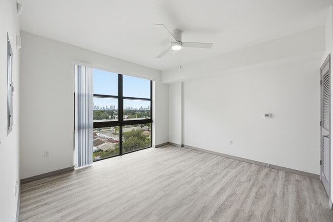 Brownsville Transit Village Phase V in Miami, FL - Foto de edificio - Building Photo