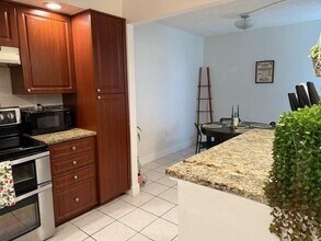8401 W Sample Rd, Unit 14 in Coral Springs, FL - Building Photo - Building Photo