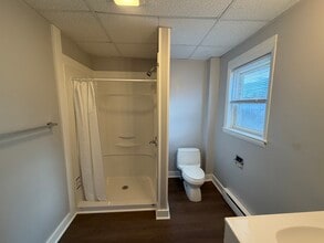 300-306 W Main St in Waynesboro, PA - Foto de edificio - Building Photo