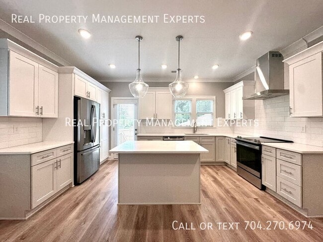 2003 Ashley Rd in Charlotte, NC - Building Photo - Building Photo