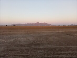 151 S Seneca Dr in Eloy, AZ - Foto de edificio - Building Photo