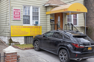 New Elmhurst Lodge Inc. in Flushing, NY - Foto de edificio - Building Photo