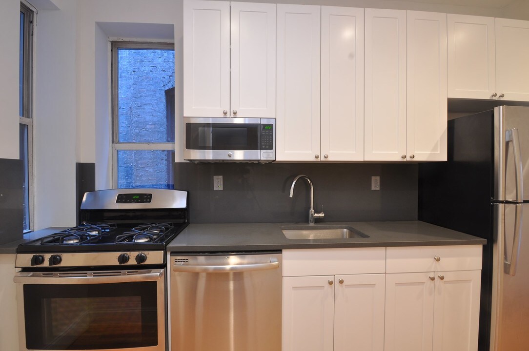 405 E 63rd St in New York, NY - Building Photo