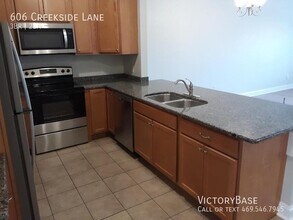 606 Creekside Ln in Sackets Harbor, NY - Building Photo - Building Photo