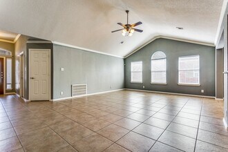 1803 Conn Creek Rd in Cedar Park, TX - Foto de edificio - Building Photo