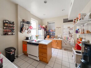 1326 N Artesian Ave, Unit J01P in Chicago, IL - Building Photo - Building Photo