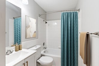 The Pointe at Cedar Grove in Eagan, MN - Building Photo - Building Photo