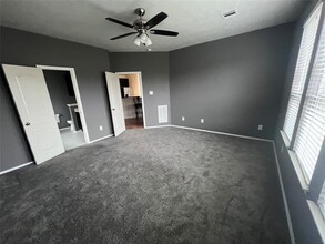 1106 Gemstone Ct in Baytown, TX - Building Photo - Building Photo