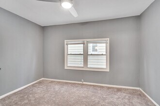 293 Armstrong Ave-Unit -1 in Jersey City, NJ - Building Photo - Building Photo
