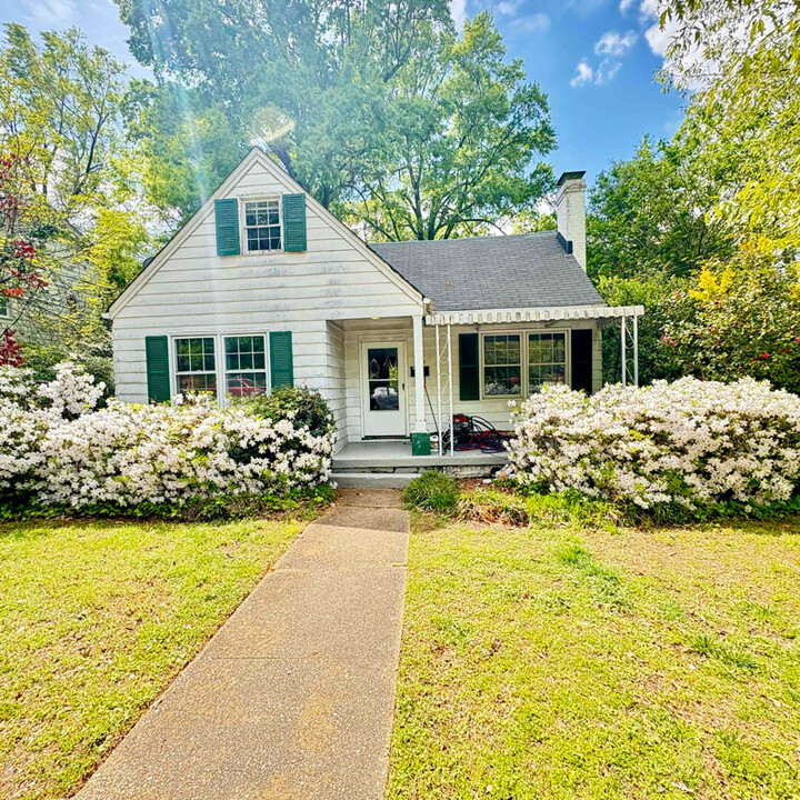 523 Dixie Trail in Raleigh, NC - Building Photo
