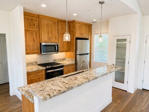 6166 Oliver Rd in Paradise, CA - Building Photo - Building Photo