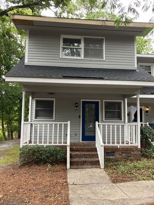 2029 Eastwood Rd in Wilmington, NC - Building Photo