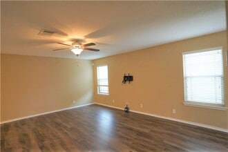 201 Edwin in Kyle, TX - Building Photo - Building Photo