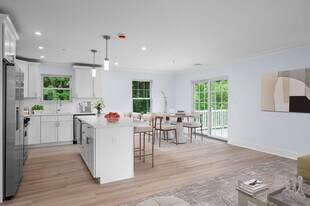 52 McIntyre St in Yonkers, NY - Building Photo