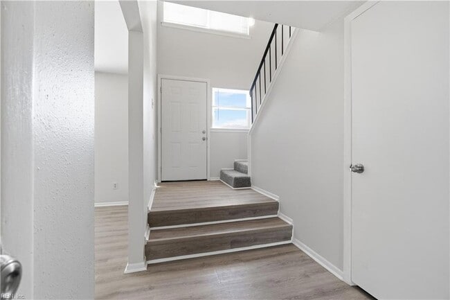 1261 Clydesdale Ln in Virginia Beach, VA - Building Photo - Building Photo