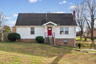 564 Briarwood Dr in Clarksville, TN - Building Photo