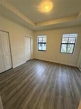 11104 W 33rd Way in Hialeah, FL - Building Photo - Building Photo