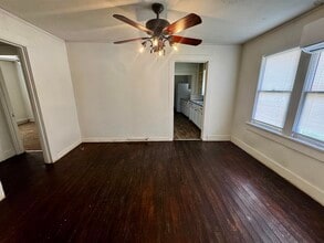 700 N Lamar St in Wichita Falls, TX - Building Photo - Building Photo