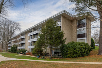 Spring Lake Garden Condomimium in Bethesda, MD - Building Photo - Building Photo