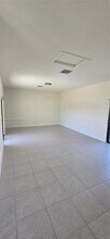 4242 NW 82nd Ave in Doral, FL - Building Photo - Building Photo