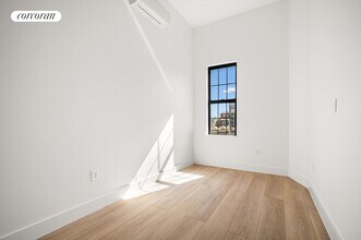 403 Linden St in Brooklyn, NY - Building Photo - Building Photo