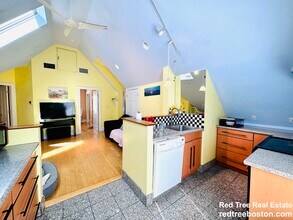 22R Brooks St in Boston, MA - Building Photo - Building Photo