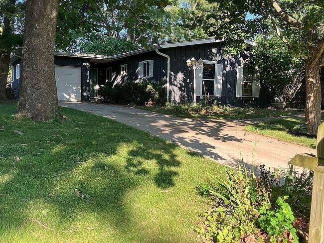 5338 N Stephen Dr