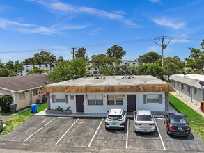 210 Ne 40th St in Oakland Park, FL - Building Photo - Building Photo