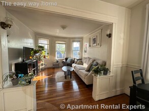 222 Summer St, Unit 2 in Somerville, MA - Foto de edificio - Building Photo