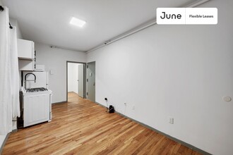 239 W 63rd St in New York, NY - Building Photo - Building Photo