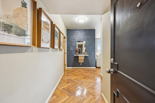 2701 Westheimer Rd in Houston, TX - Building Photo - Building Photo