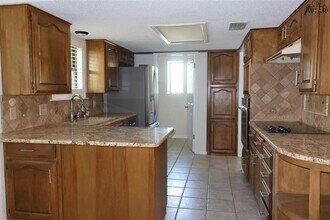 2415 Bryan Glen St in Wichita Falls, TX - Building Photo - Building Photo