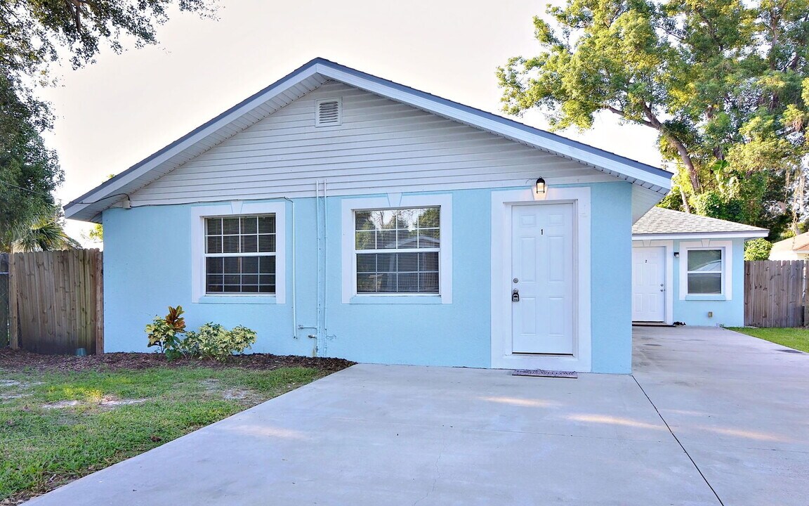 509 Beverly Ave NW in Largo, FL - Building Photo