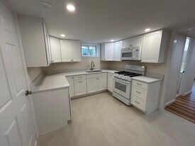 90 Havemeyer Ln in Old Greenwich, CT - Building Photo