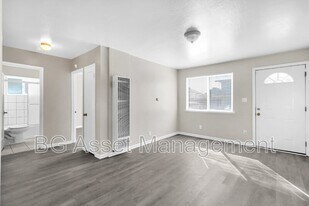 150 Marina Way in Richmond, CA - Building Photo